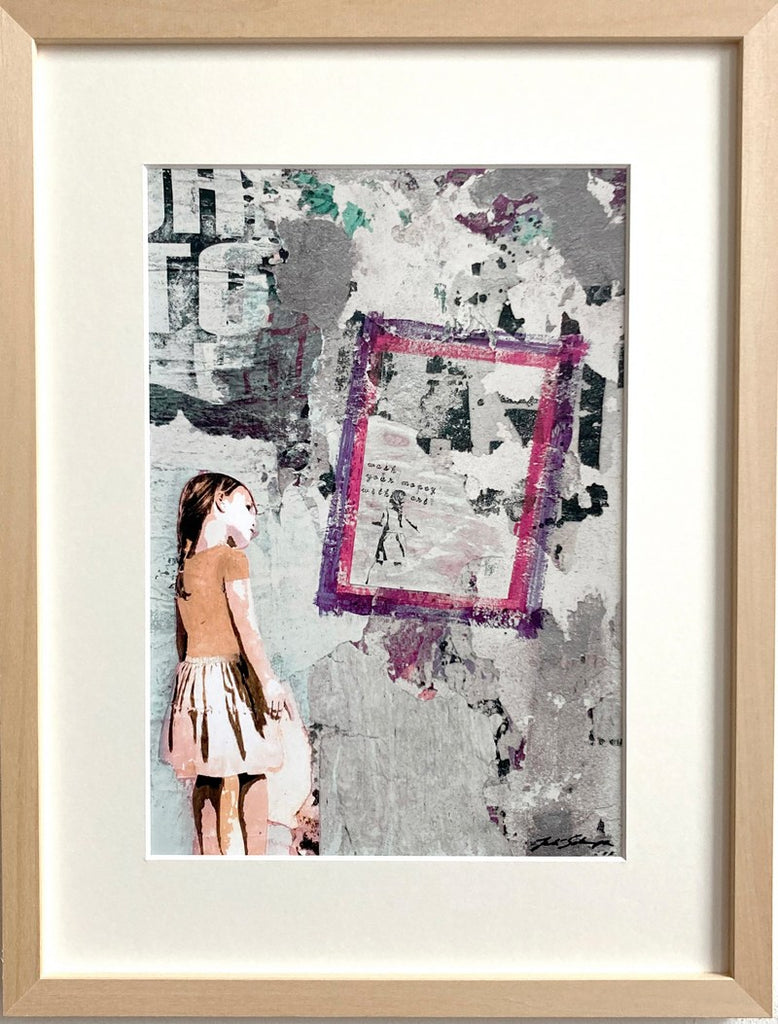 Kunstdruck von Juli Schupa, offene Edition, erschwinglicher Preis, darauf das Motiv: Wash your money with my art, Mädchen im Street Art Style