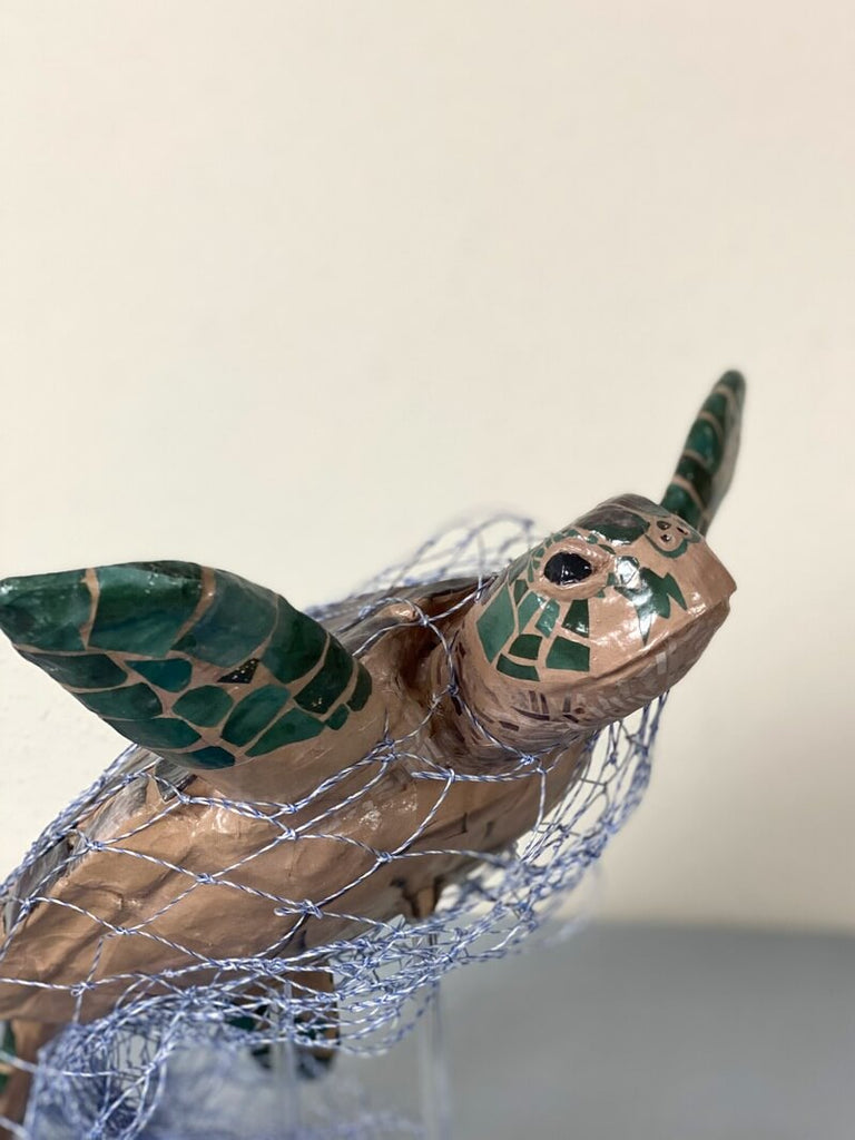 Schildkröte Papierskulptur schräg von vorn